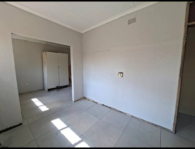 3 BEDROOM HOUSE FOR SALE IN VANDERBIJLPARK CW 1